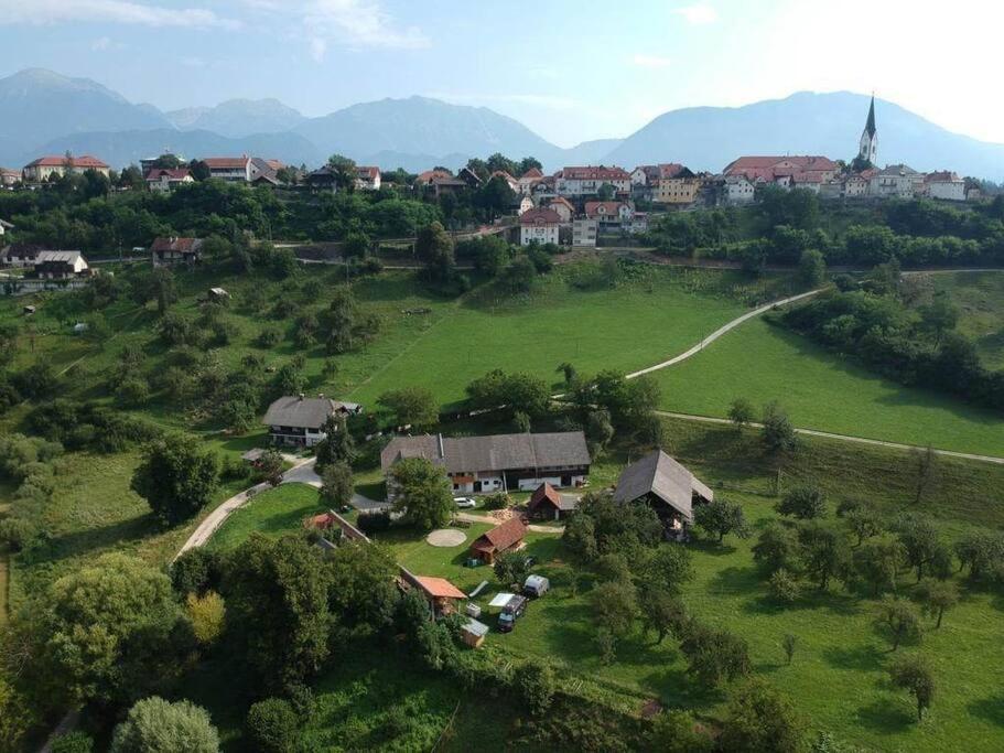 Beehive Cabin On A Farm Radovljica Exteriör bild